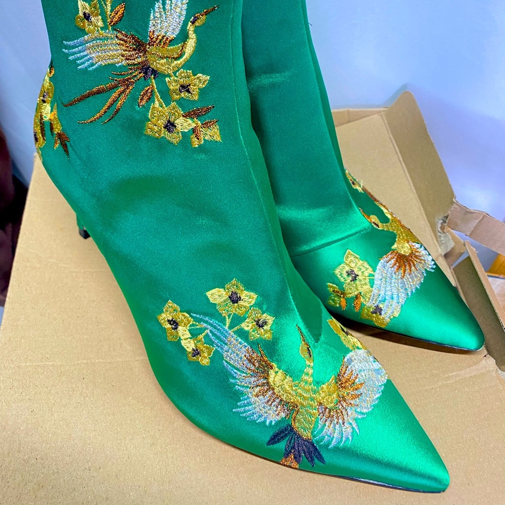 Zara verde/green/vert ankle boot.